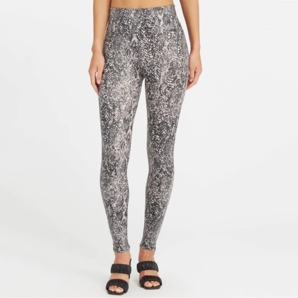 NWT Spanx Faux Leather Snakeskin Shine High Waisted Leggings - Picture 3 of 9